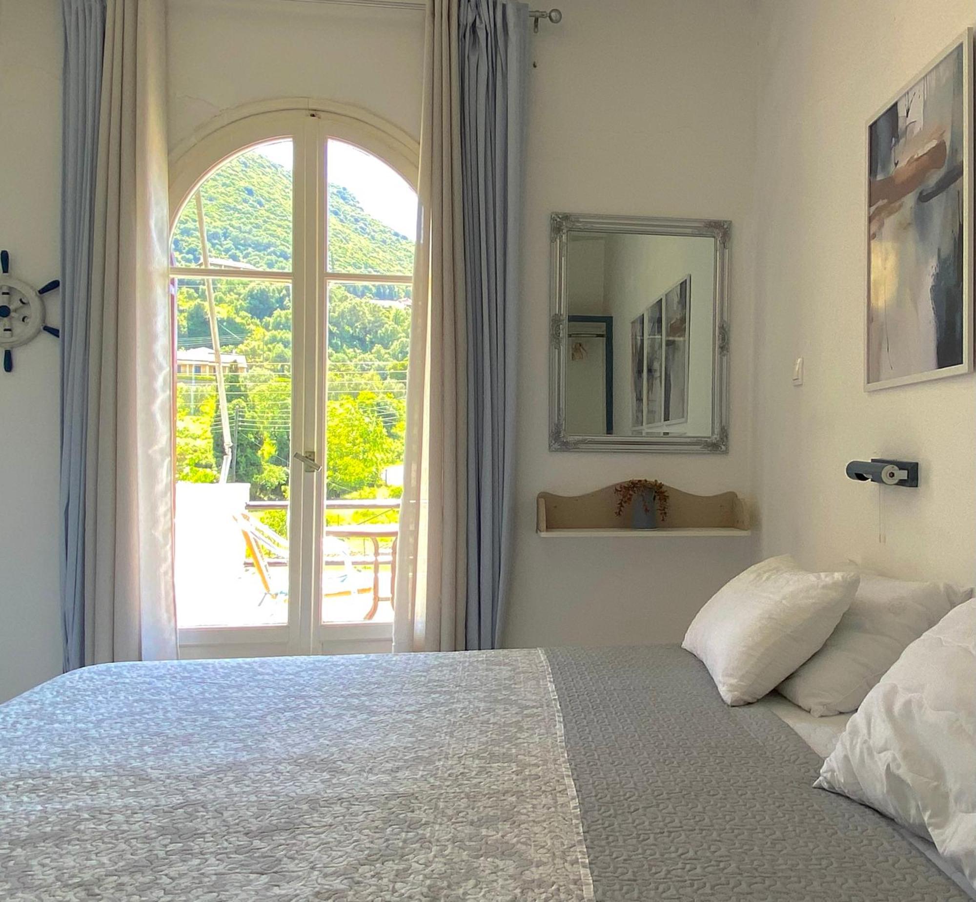 Navy Apartment With Mountain View &Private Parking Vátos Exteriér fotografie